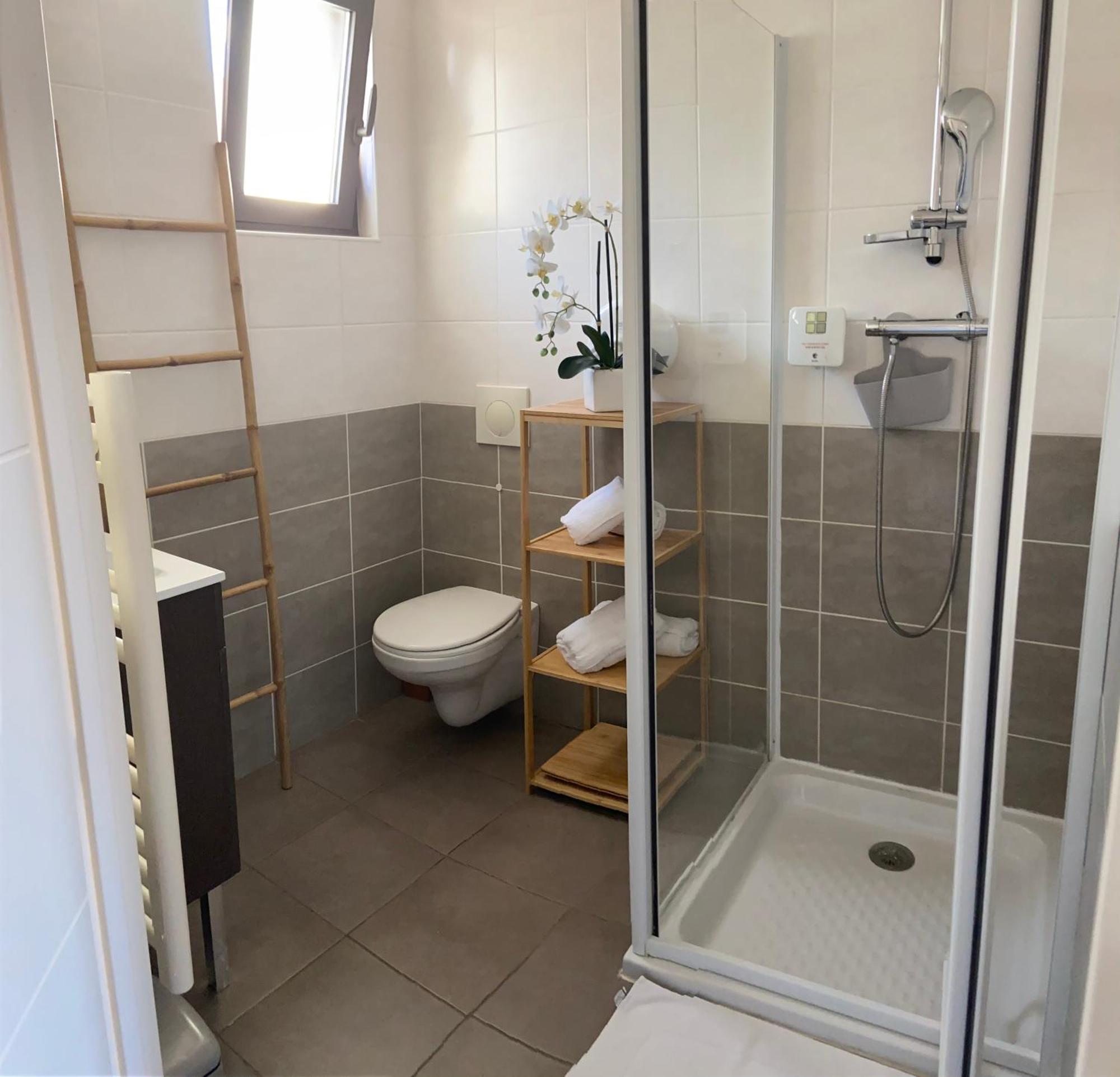 Les Terrasses D'Aix - Studio Avec Grande Terrasse Privee Eguilles Ngoại thất bức ảnh