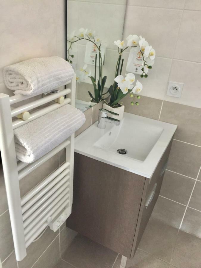 Les Terrasses D'Aix - Studio Avec Grande Terrasse Privee Eguilles Ngoại thất bức ảnh